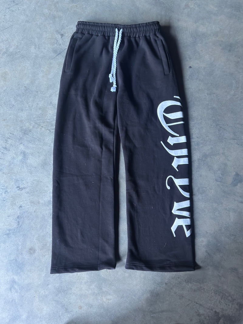 𝚂𝚠𝚎𝚊𝚝𝚙𝚊𝚗𝚝𝚜