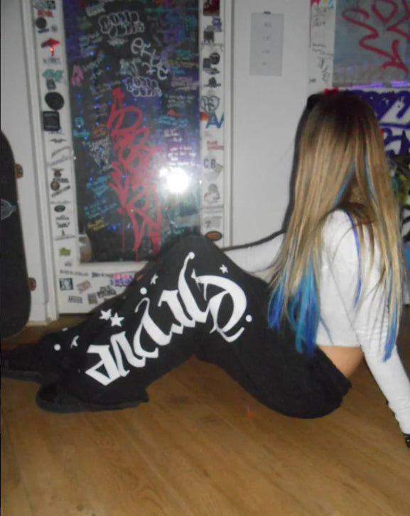 𝚂𝚠𝚎𝚊𝚝𝚙𝚊𝚗𝚝𝚜